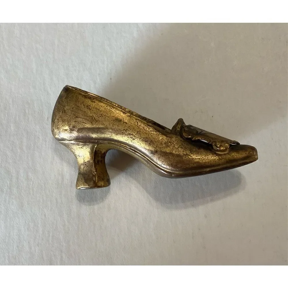 Heavy New York labeled pin cushion brass shoe - 3.75
